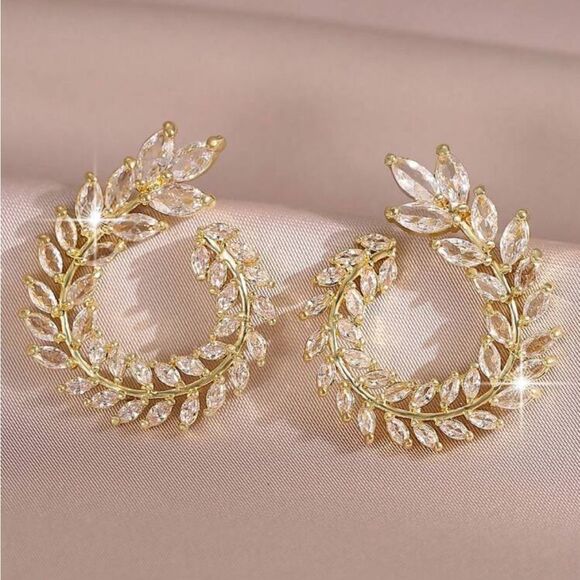 StatementāroundāstudāearringsāA17 - Picture 1 of 5